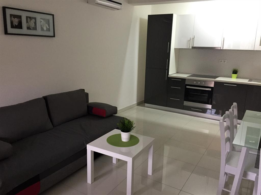 Apartmani Orhideja Rab Town Exterior foto